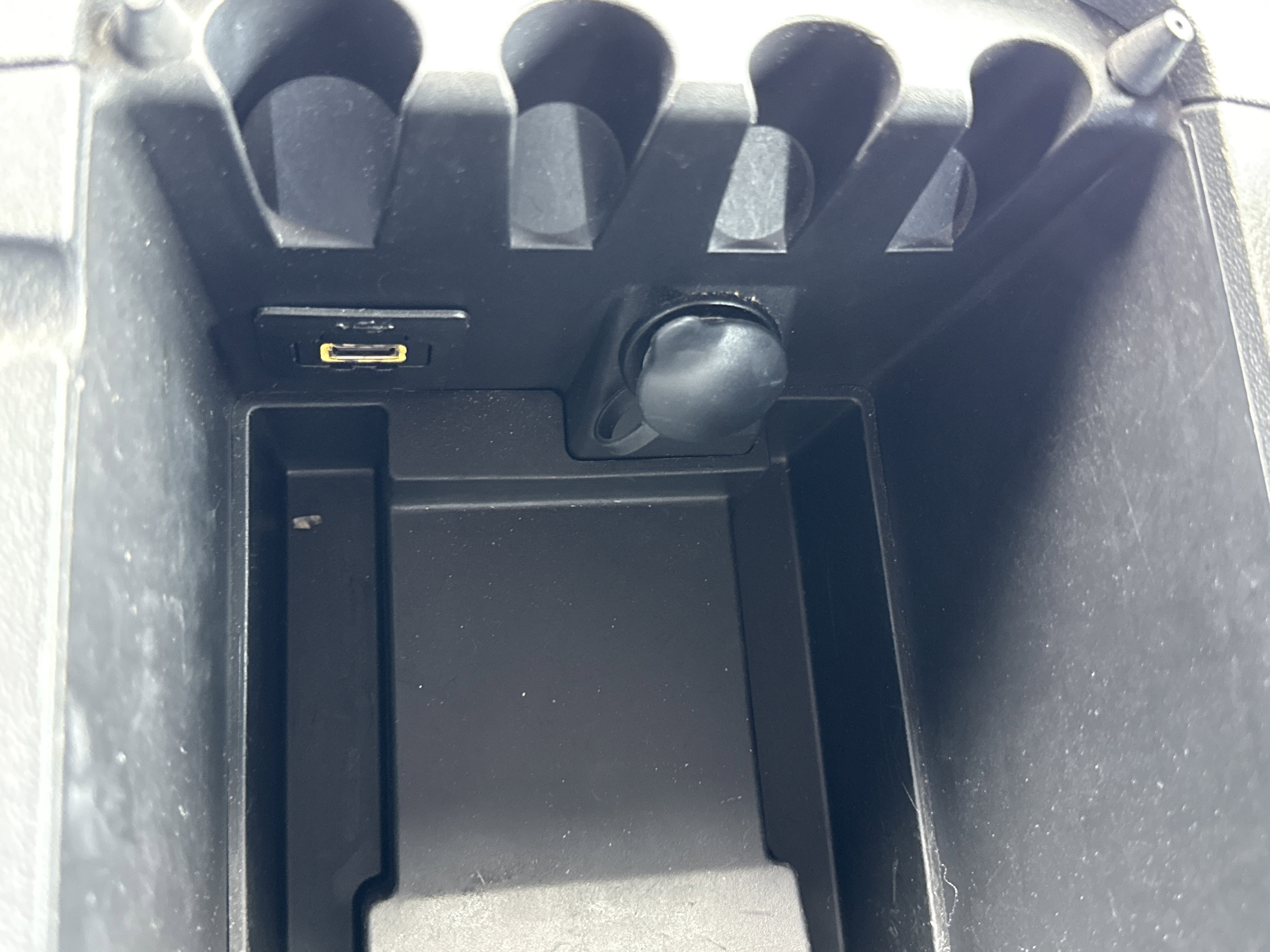 Used 2013 Dodge Challenger R/T image 19