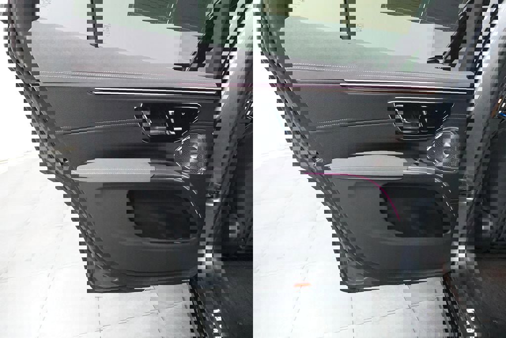 Used 2023 Mercedes-Benz EQS 580 4MATIC SUV image 28