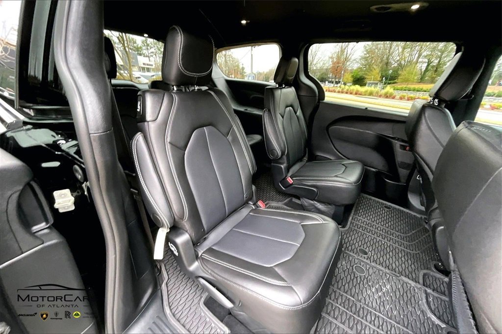 Used 2025 Chrysler Pacifica Select image 25