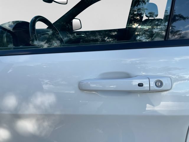 Used 2020 Jeep Grand Cherokee Altitude AWD/4WD image 17