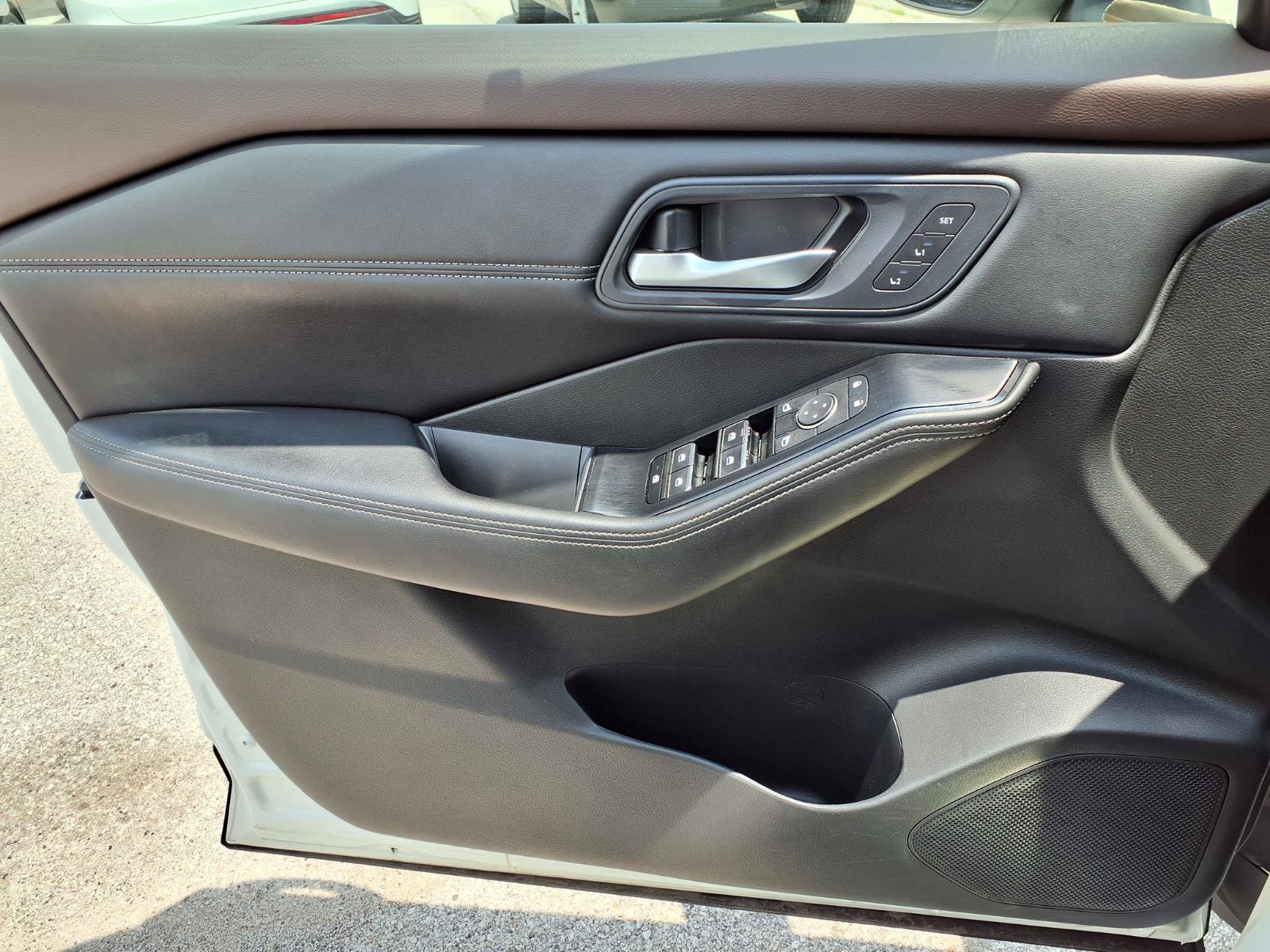 Used 2023 Nissan Rogue SL AWD/4WD image 21