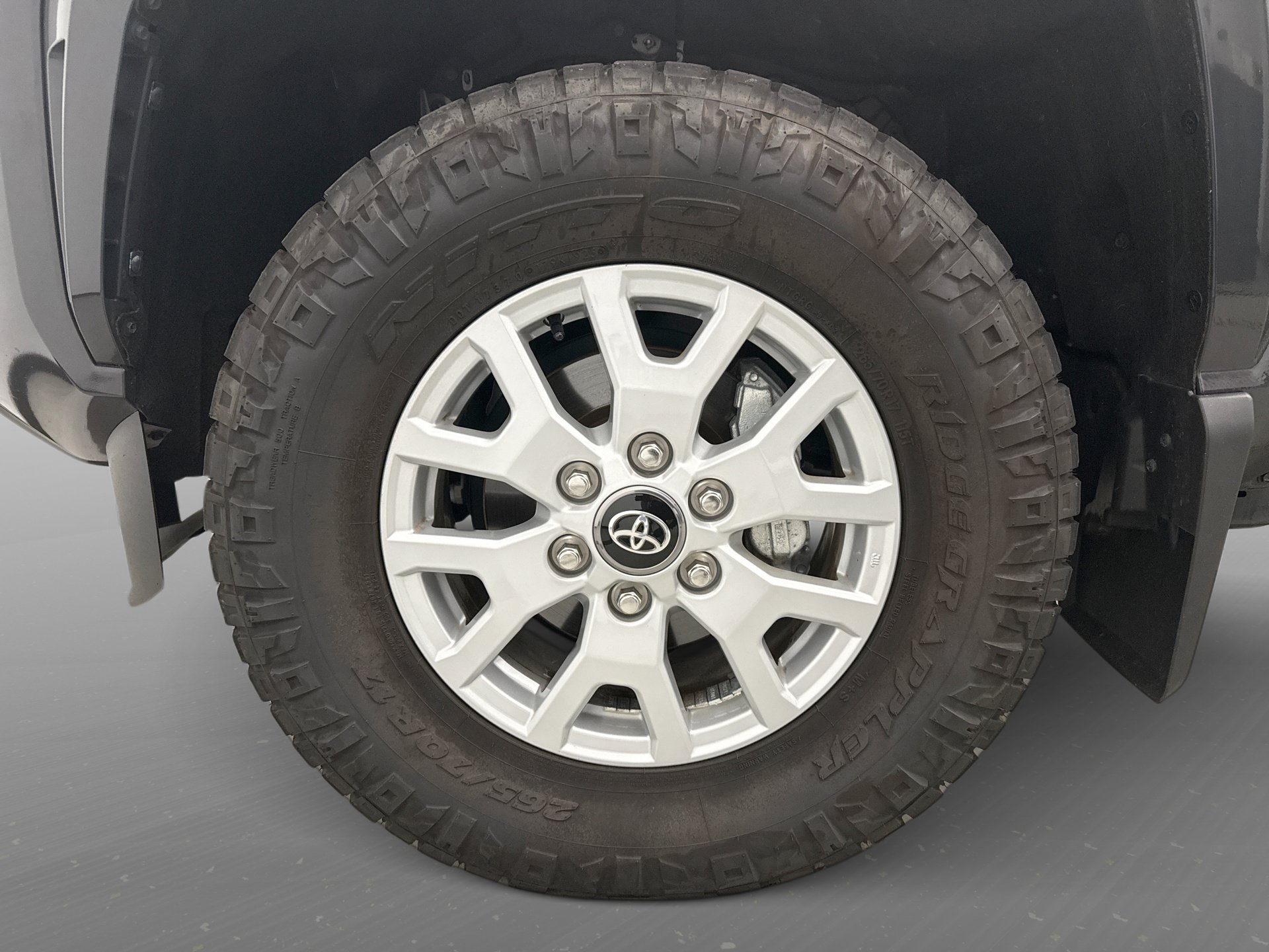 Used 2025 Toyota Tacoma SR5 AWD/4WD image 22