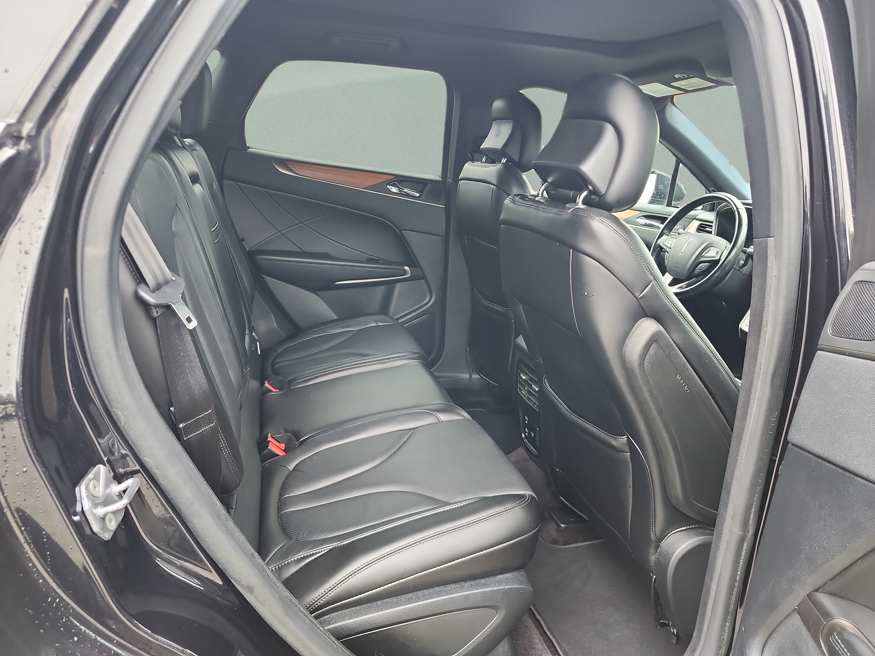 Used 2019 Lincoln MKC Reserve FWD image 17