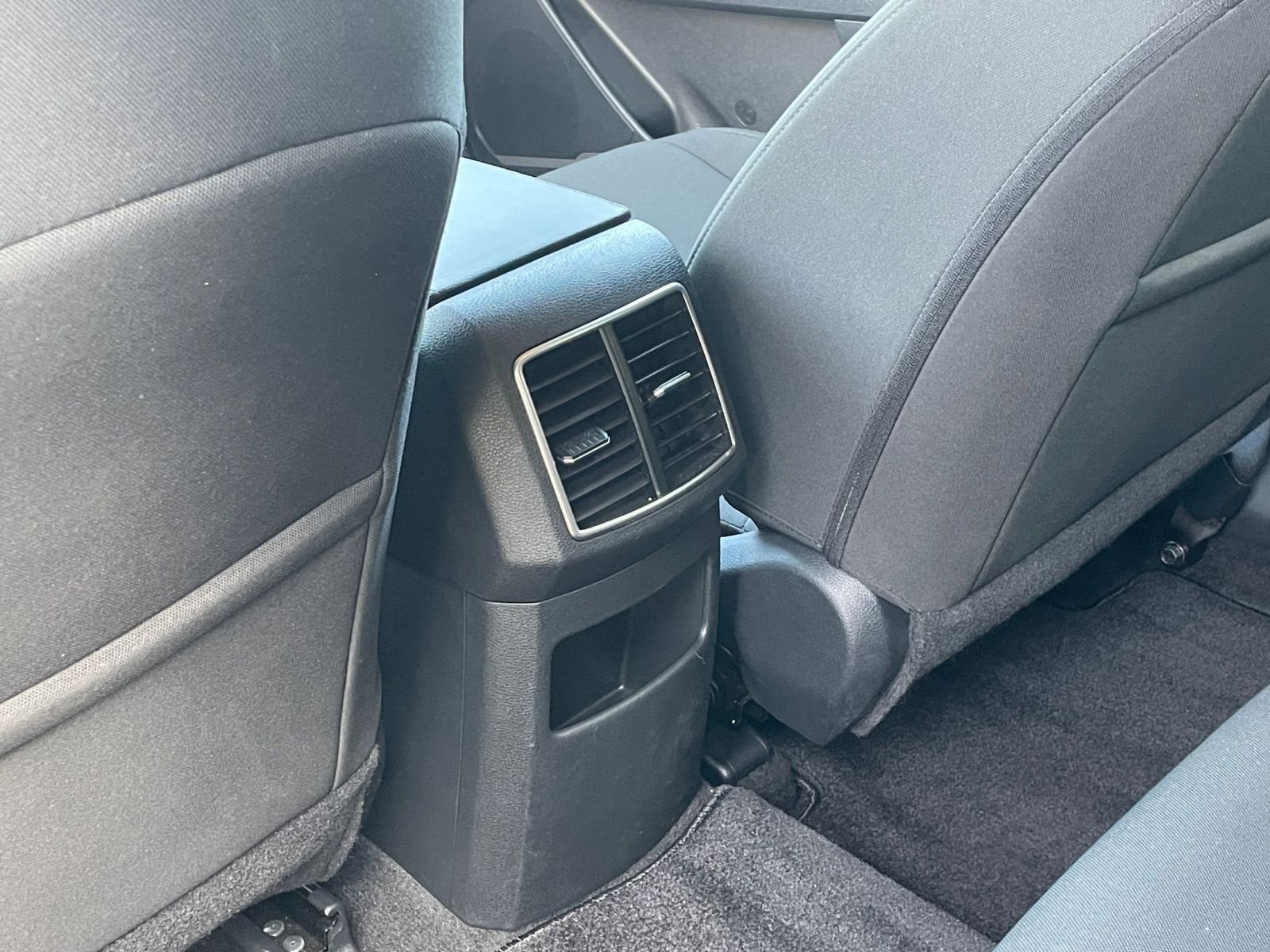 Used 2025 Kia Sportage LX image 23