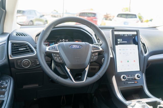 Used 2023 Ford Edge SEL w/ Convenience Package AWD/4WD image 13