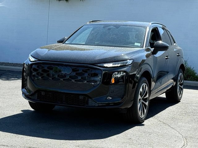 New 2026 Audi Q3 quattro 2.0T AWD/4WD image 1