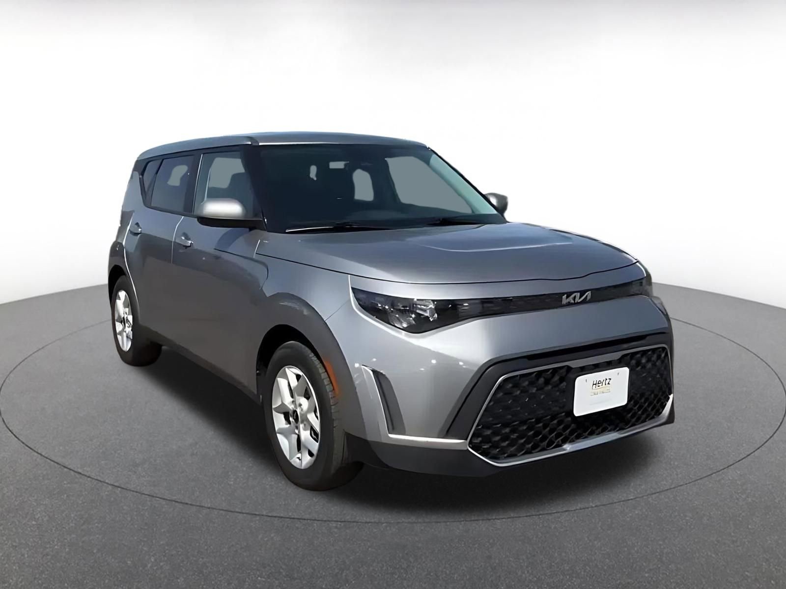 Used 2025 Kia Soul LX w/ LX Technology Package FWD image 3