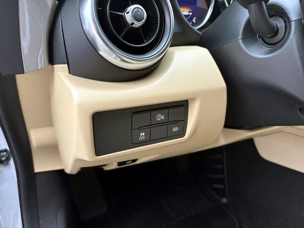 Used 2025 MAZDA MX-5 Miata RF Grand Touring image 14