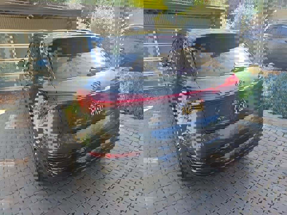 Used 2024 Audi Q8 e-tron Premium Plus w/ Premium Plus Package image 6