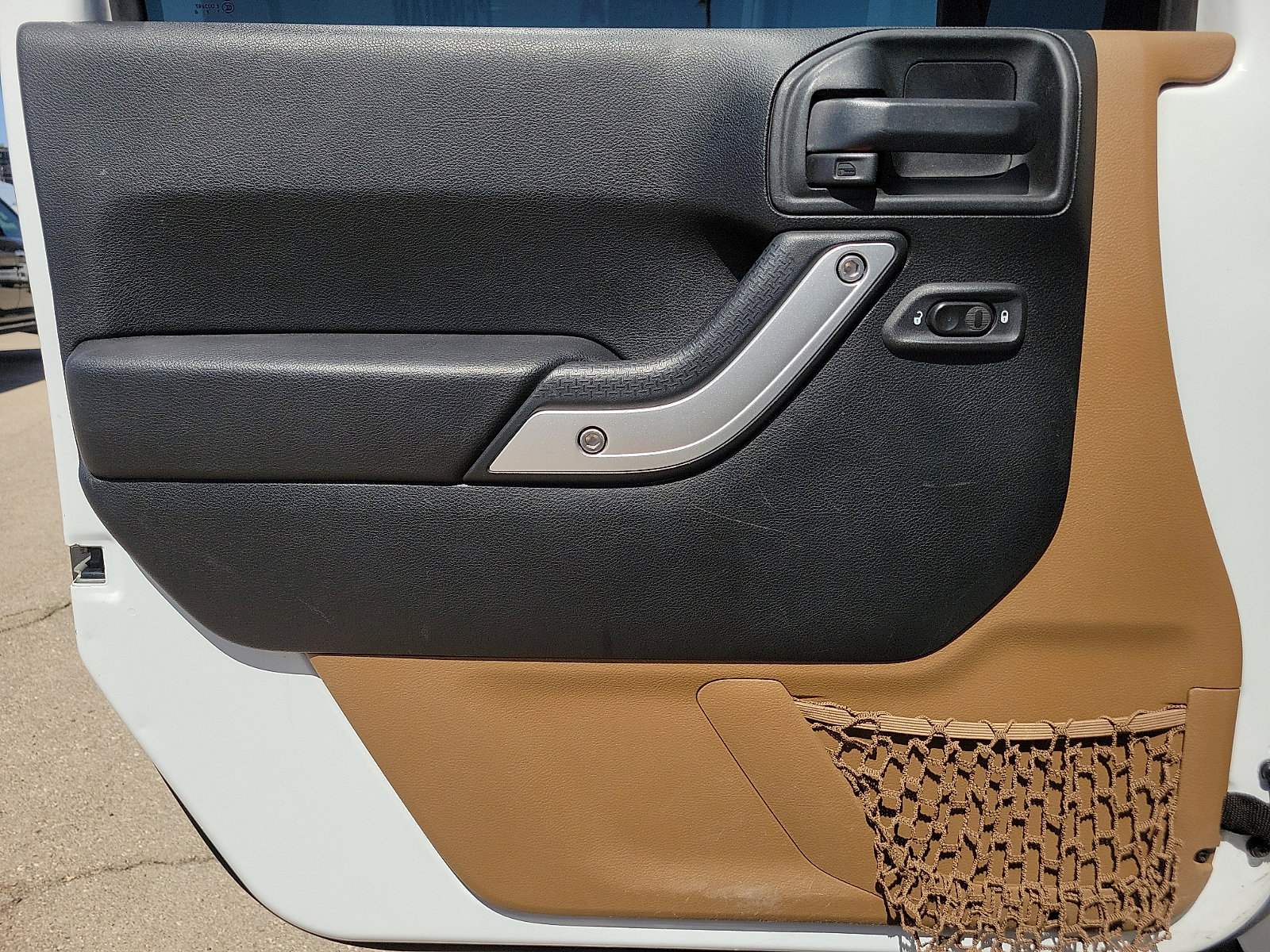 Used 2017 Jeep Wrangler Unlimited Rubicon w/ Connectivity Group AWD/4WD image 11