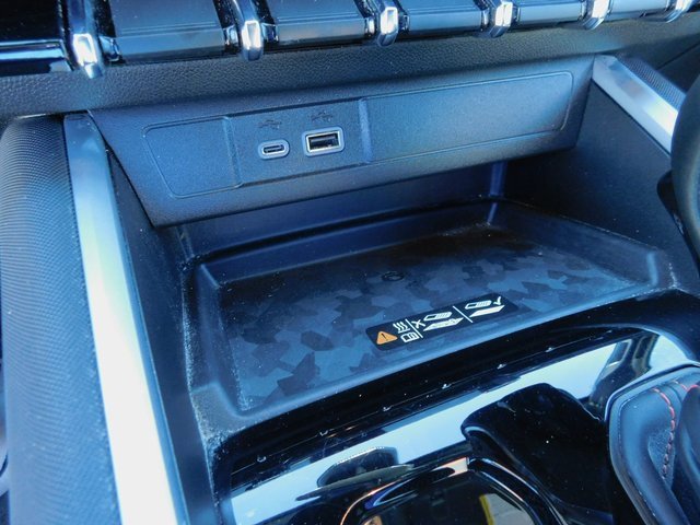 Used 2025 Chevrolet Colorado Z71 w/ Technology Package image 32