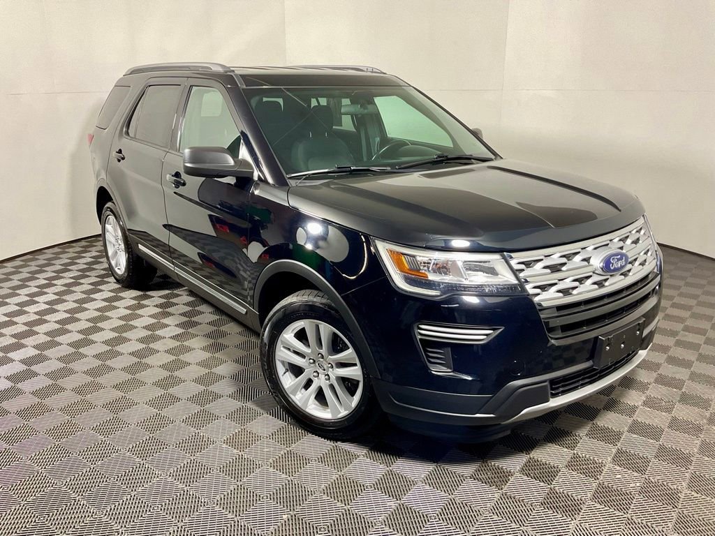 Used 2018 Ford Explorer XLT AWD/4WD image 4