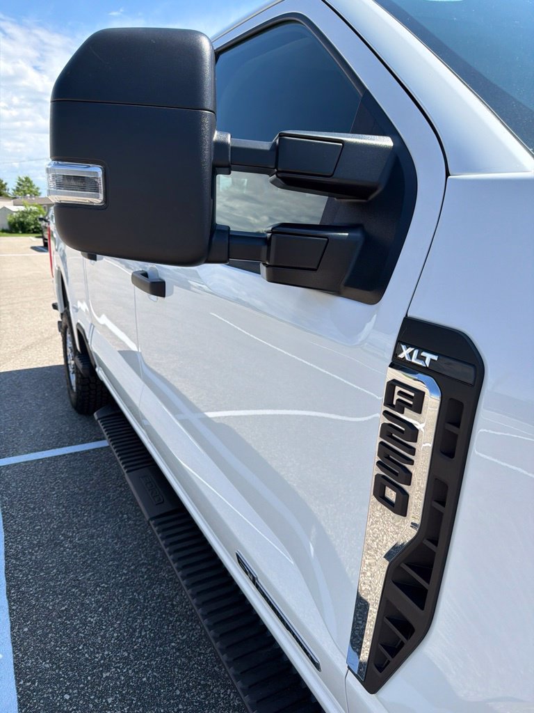 Used 2025 Ford F250 XLT AWD/4WD image 28