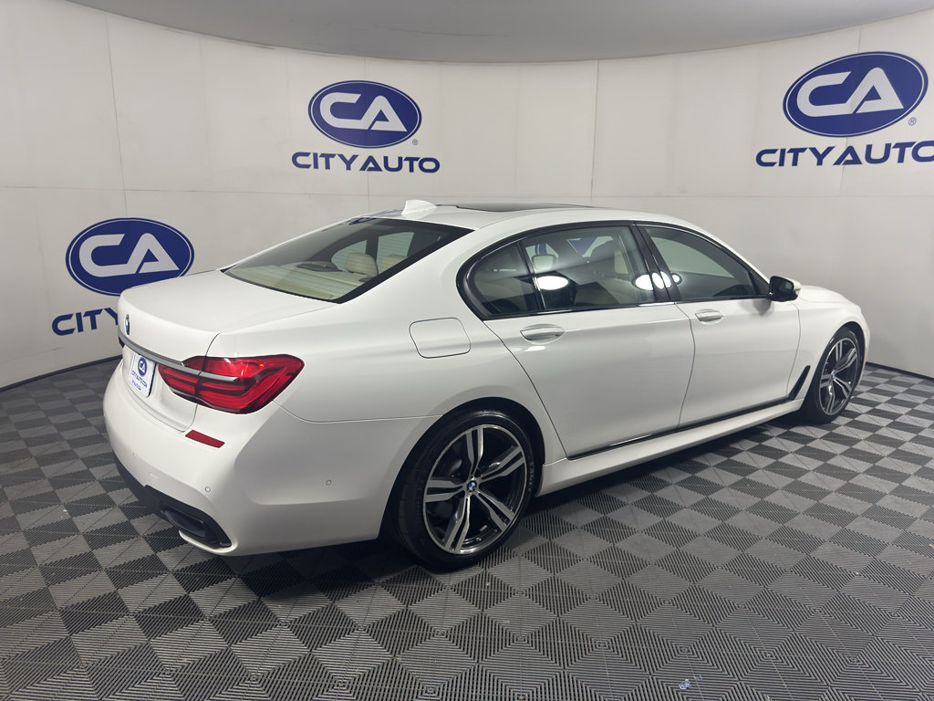 Used 2018 BMW 740i RWD image 3