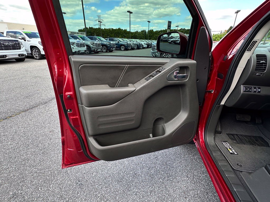 Used 2021 Nissan Frontier PRO-4X w/ Pro-4x Utility Package AWD/4WD image 23