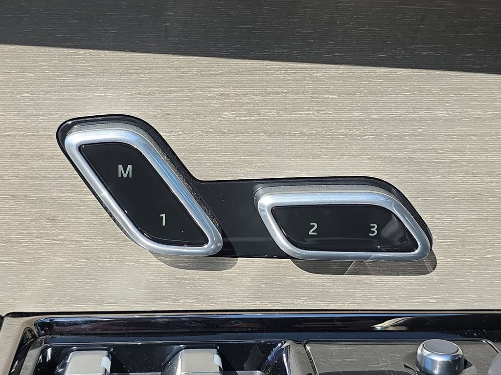 New 2026 Land Rover Range Rover SV AWD/4WD image 30
