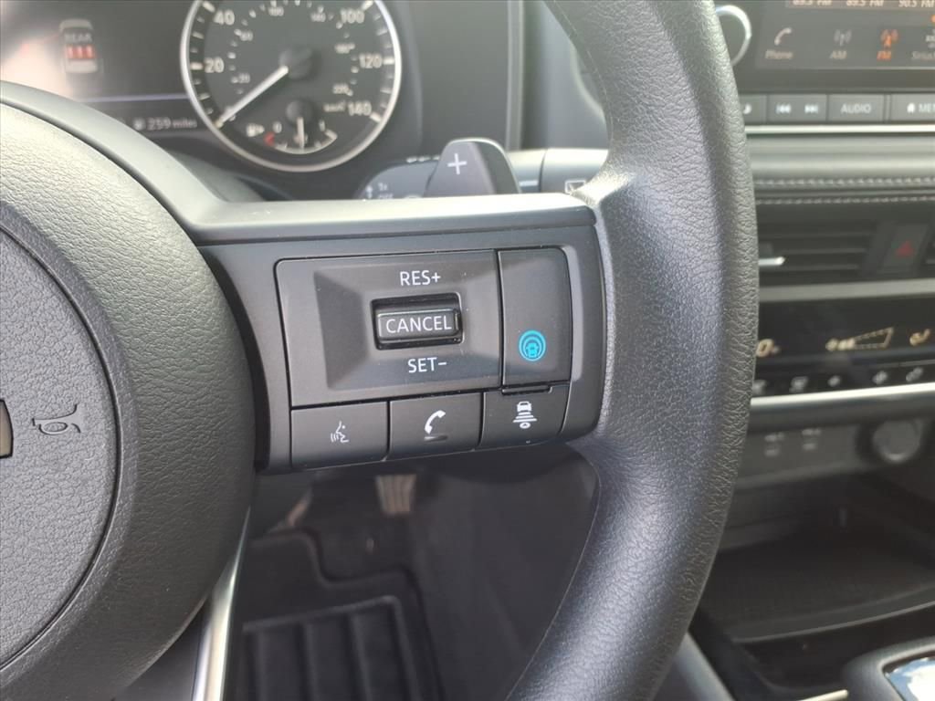 Used 2024 Nissan Rogue SV image 34