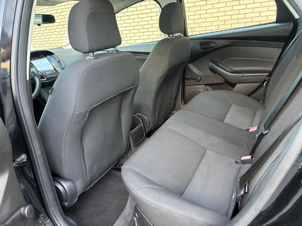 Used 2017 Ford Focus SE FWD image 24
