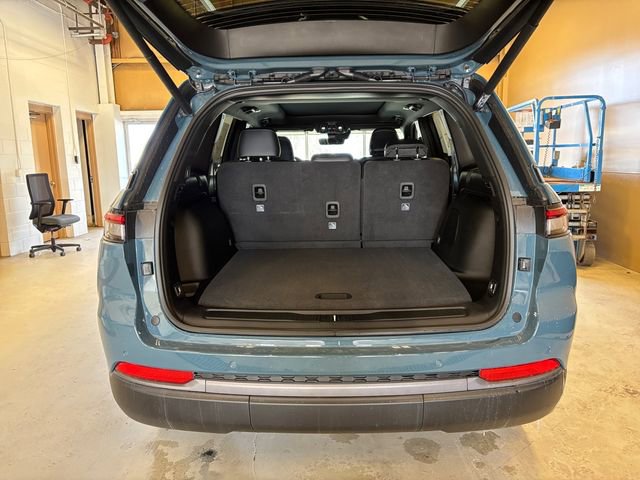 New 2026 Jeep Grand Cherokee Limited w/ Limited Altitude Package image 18