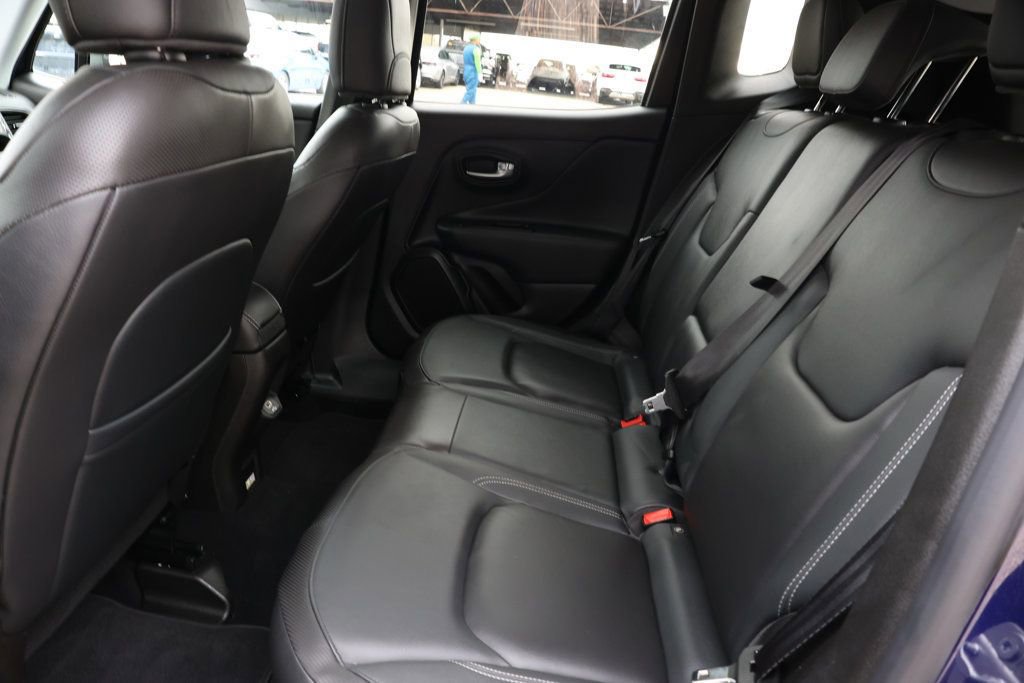Used 2021 Jeep Renegade Limited w/ Luxury Group II image 21