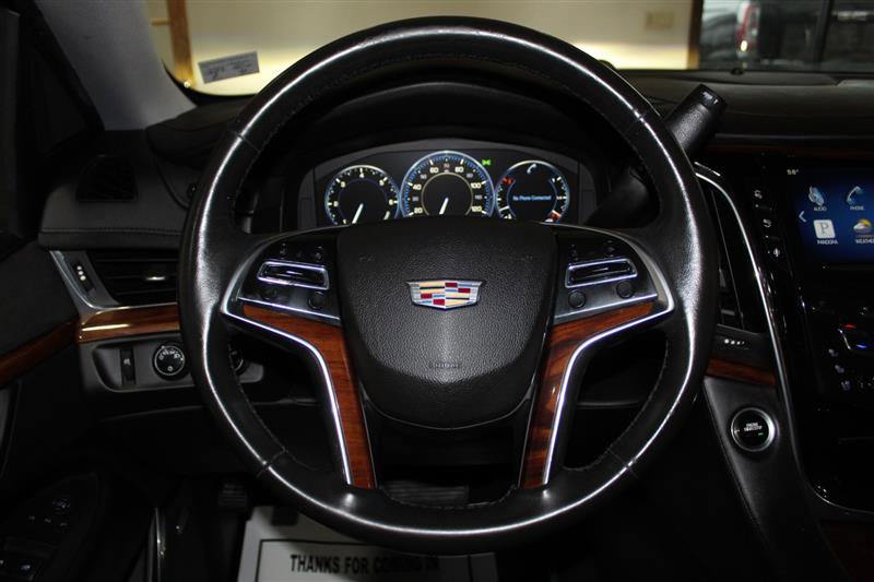 Used 2015 Cadillac Escalade Luxury image 17