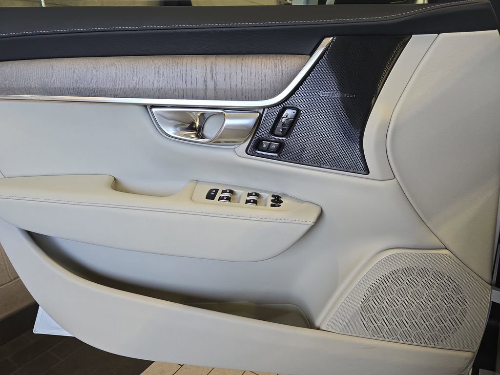 Used 2023 Volvo S90 B6 Ultimate w/ Protection Package Premier image 28