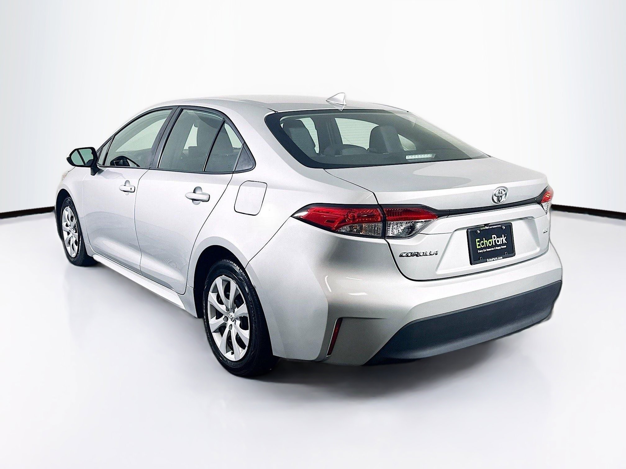 Used 2025 Toyota Corolla LE image 5