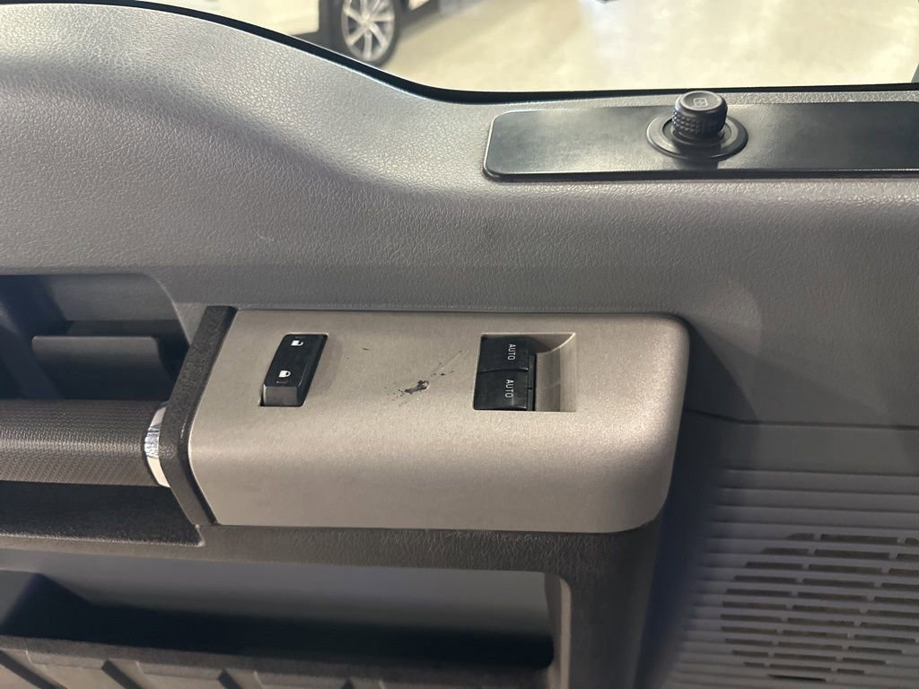 Used 2021 Ford F750 2WD Regular Cab Super Duty image 17