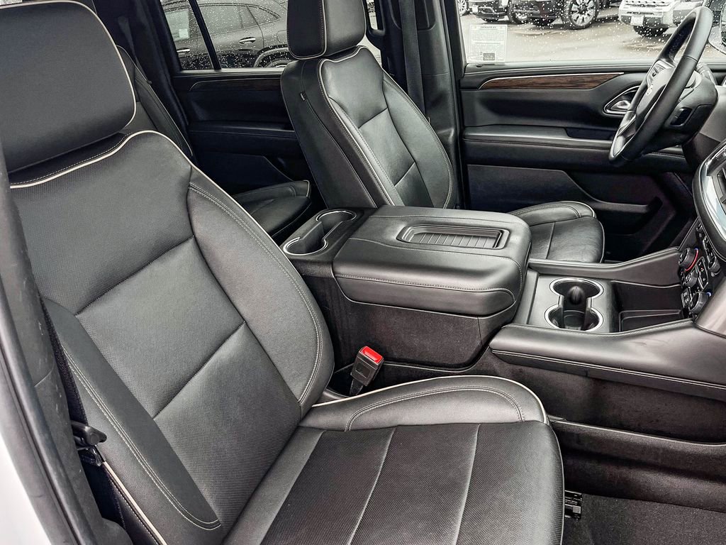 Used 2023 Chevrolet Suburban Premier image 39