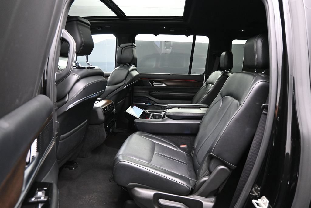 Used 2024 Jeep Grand Wagoneer L 4WD image 28