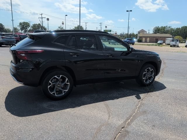 Used 2026 Chevrolet Trax LT w/ Driver Confidence Package FWD image 9