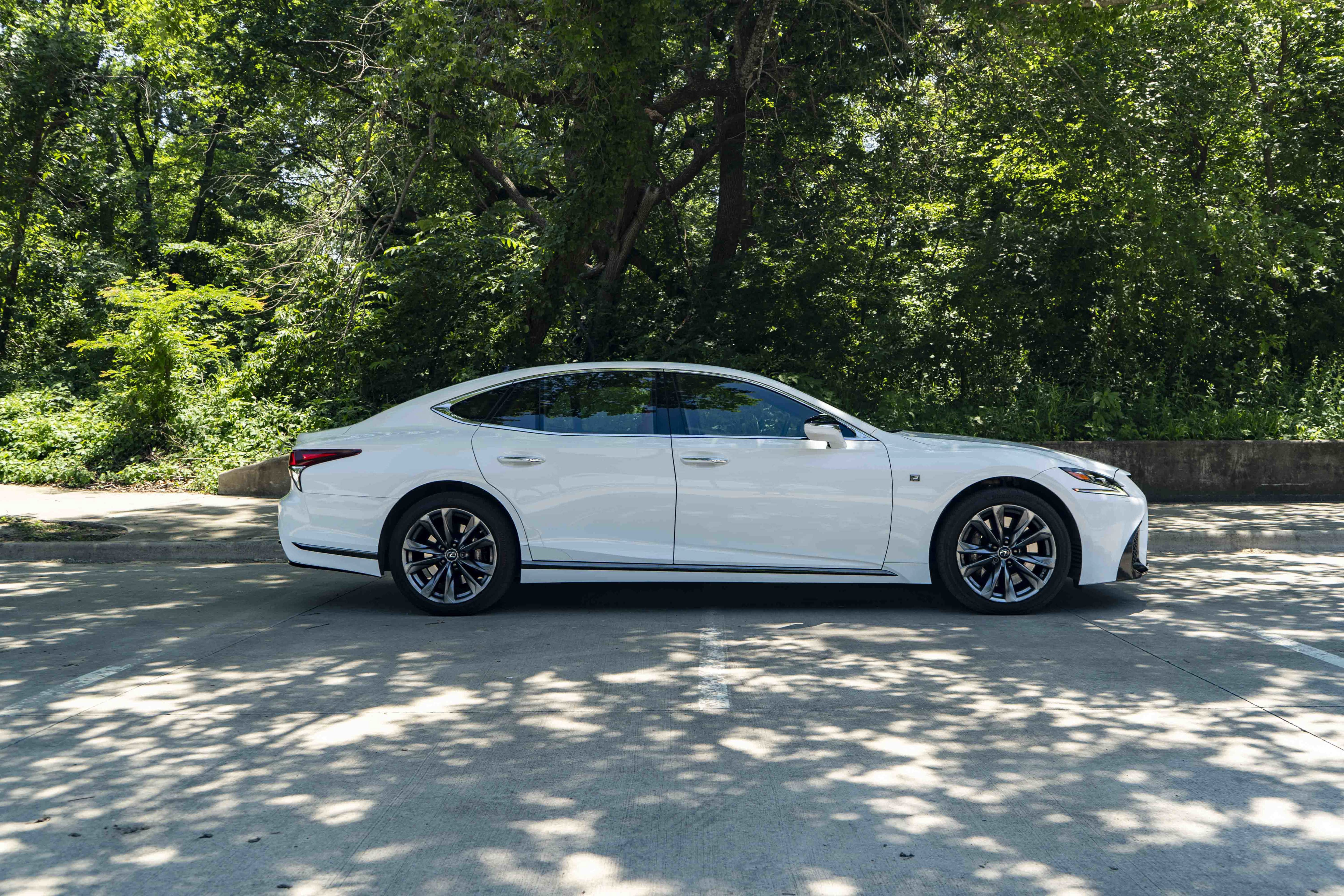 Used 2019 Lexus LS 500 F Sport w/ Accessory Package (Z2) AWD/4WD image 9