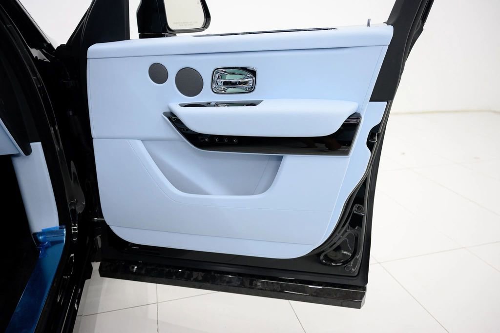 Used 2025 Rolls-Royce Cullinan image 53