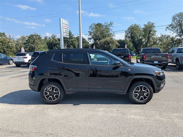 New 2025 Jeep Compass Trailhawk w/ Trailer Tow Group image 2