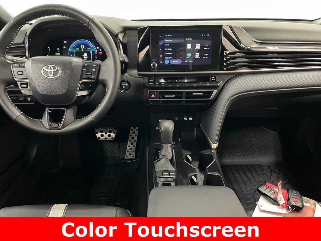 Used 2025 Toyota Camry SE image 2