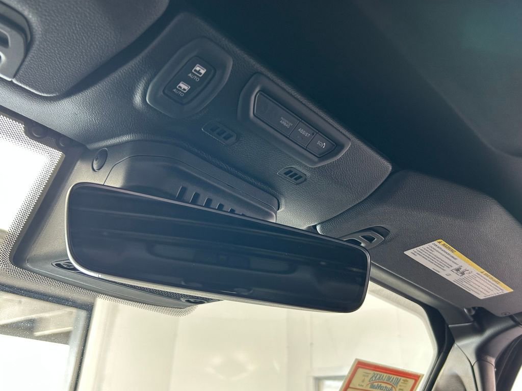 Used 2022 Jeep Wrangler Unlimited Sahara AWD/4WD image 18