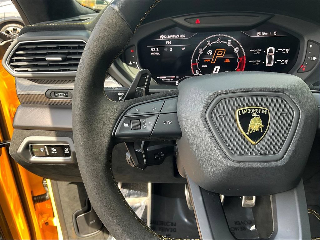 Used 2023 Lamborghini Urus Performante AWD/4WD image 11