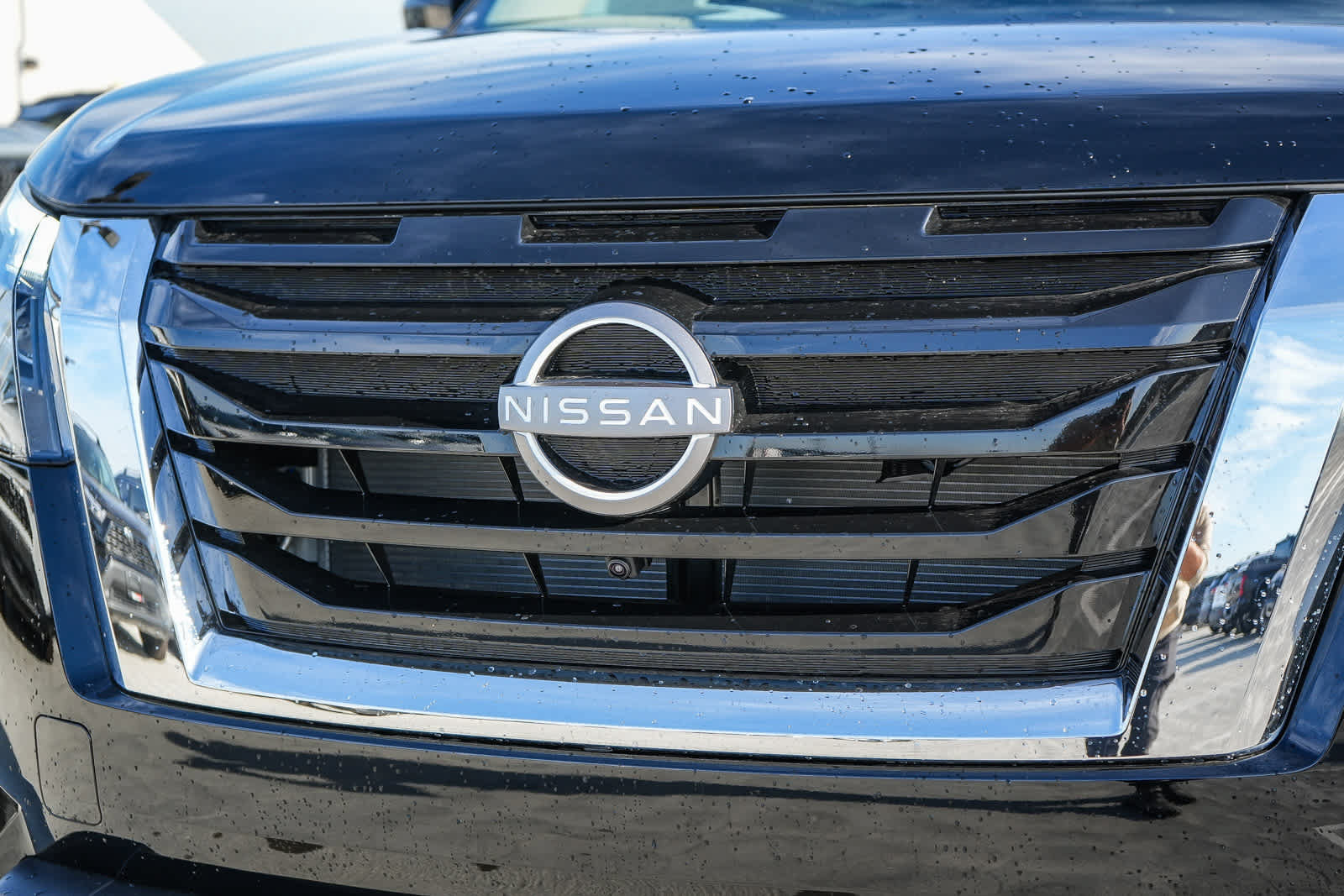Used 2025 Nissan Pathfinder SL FWD image 5