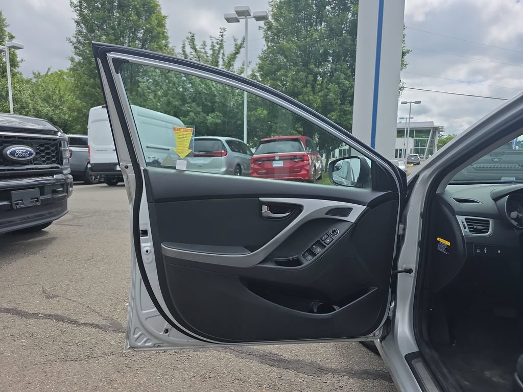 Used 2016 Hyundai Elantra Value Edition FWD image 19