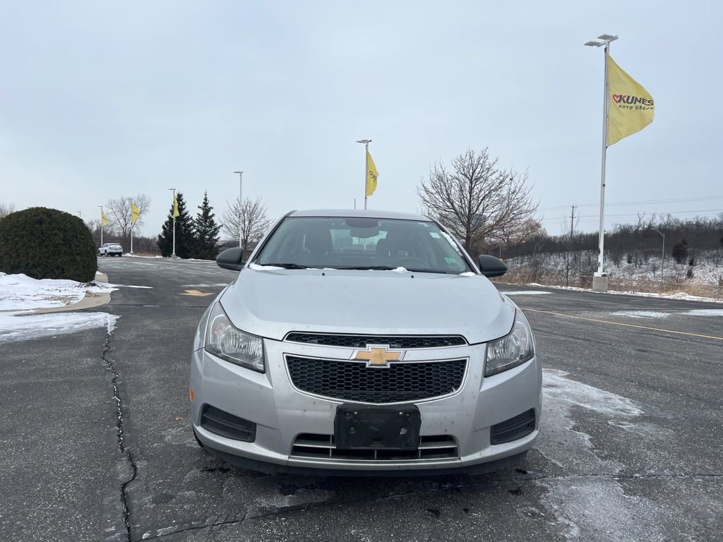 Used 2012 Chevrolet Cruze LS image 2