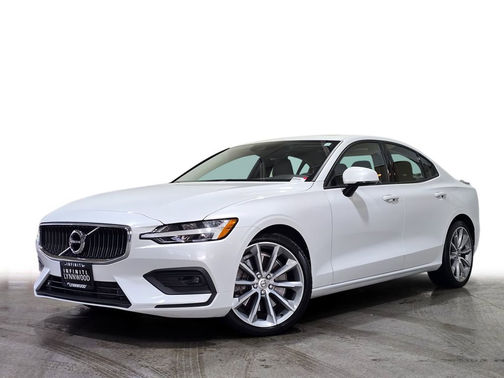 Used 2021 Volvo S60 T6 Momentum w/ Premium Package image 1