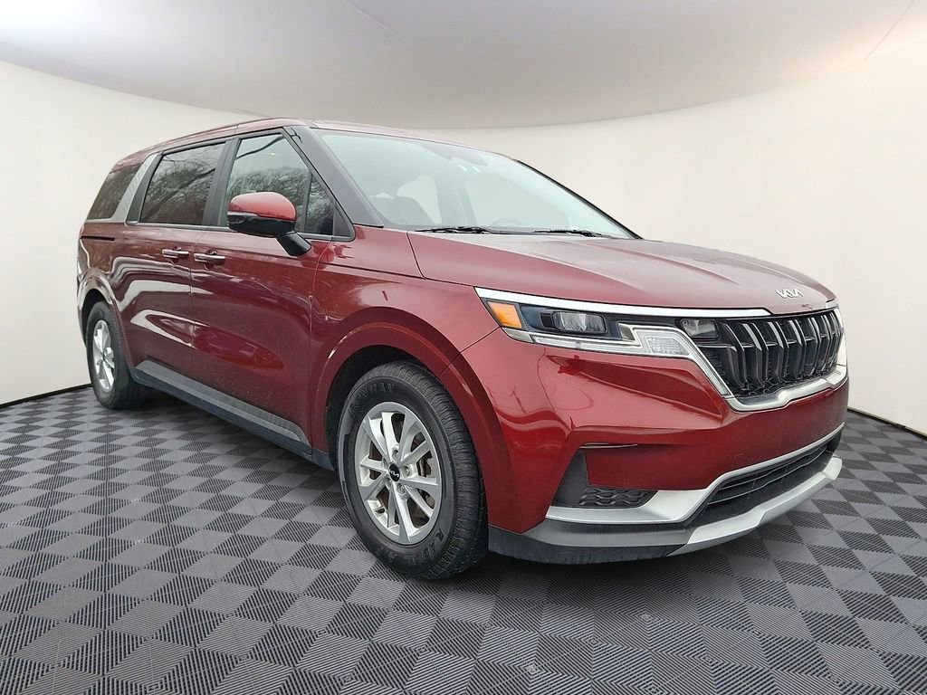 Used 2024 Kia Carnival LX image 1