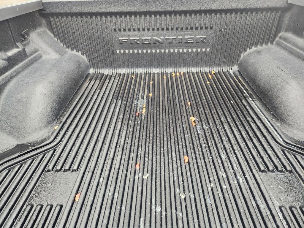 Used 2024 Nissan Frontier SV image 31