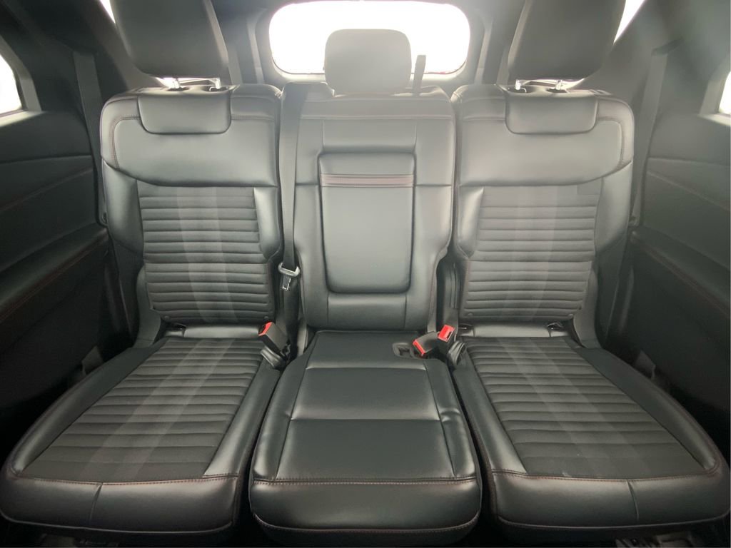 Used 2025 Ford Explorer ST-Line w/ ST-Line Street Pack image 15