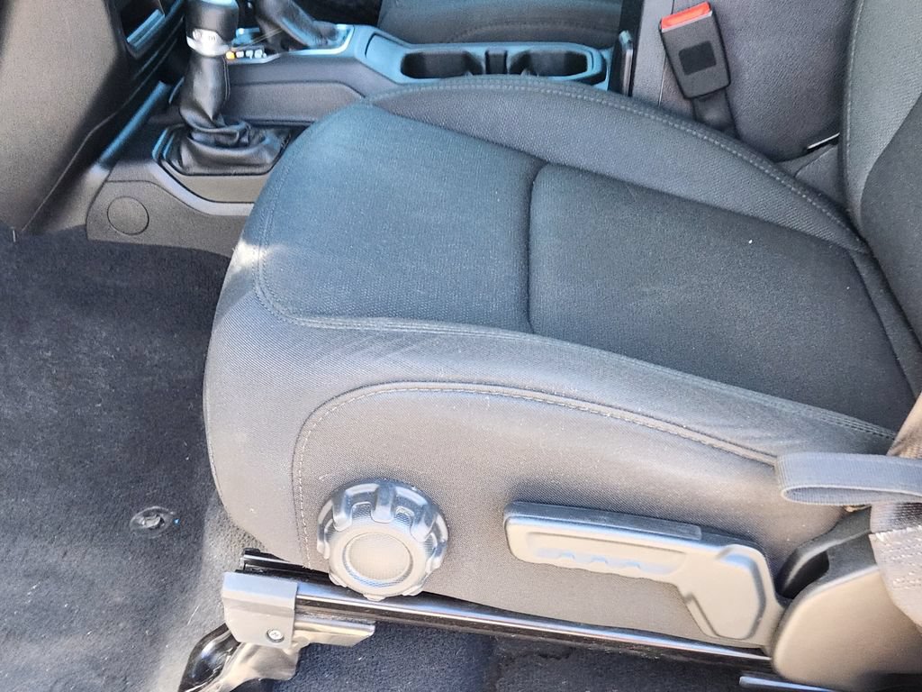 Used 2019 Jeep Wrangler Sport AWD/4WD image 8