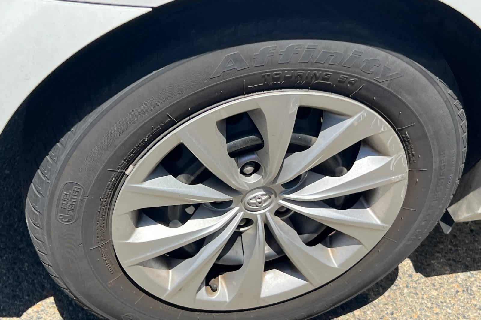 Used 2017 Toyota Camry LE FWD image 17