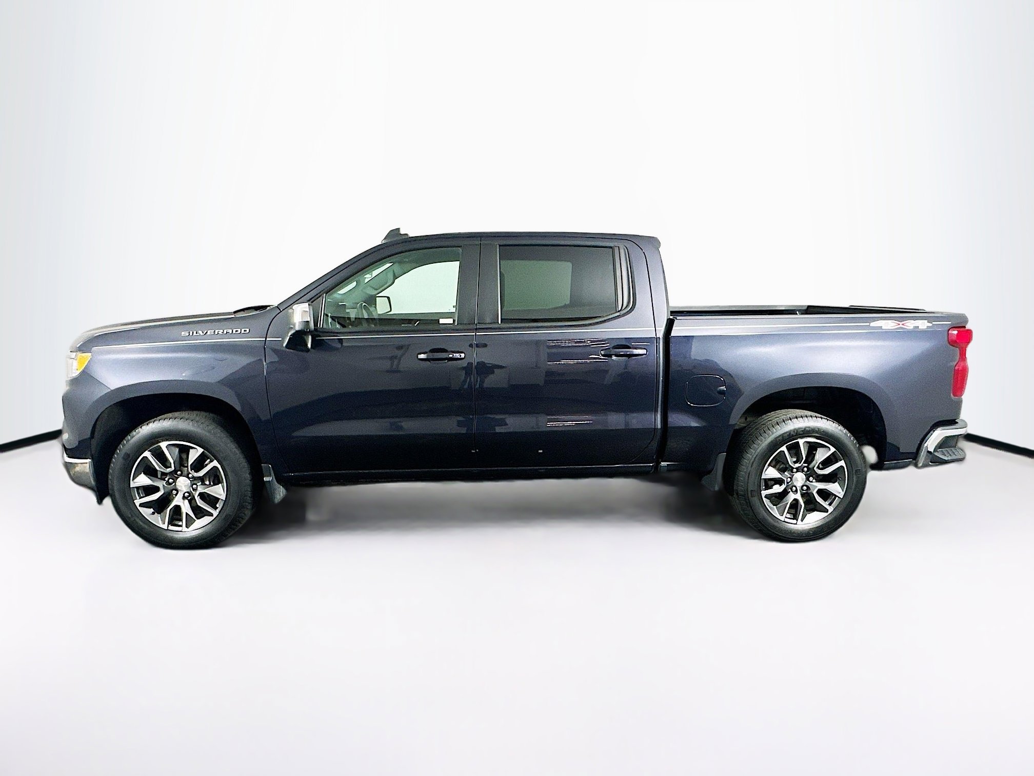 Used 2022 Chevrolet Silverado 1500 LT image 4