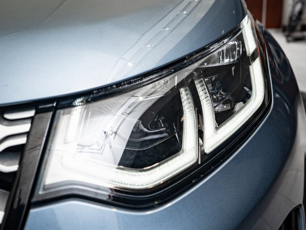 Used 2022 Land Rover Discovery Sport SE image 14