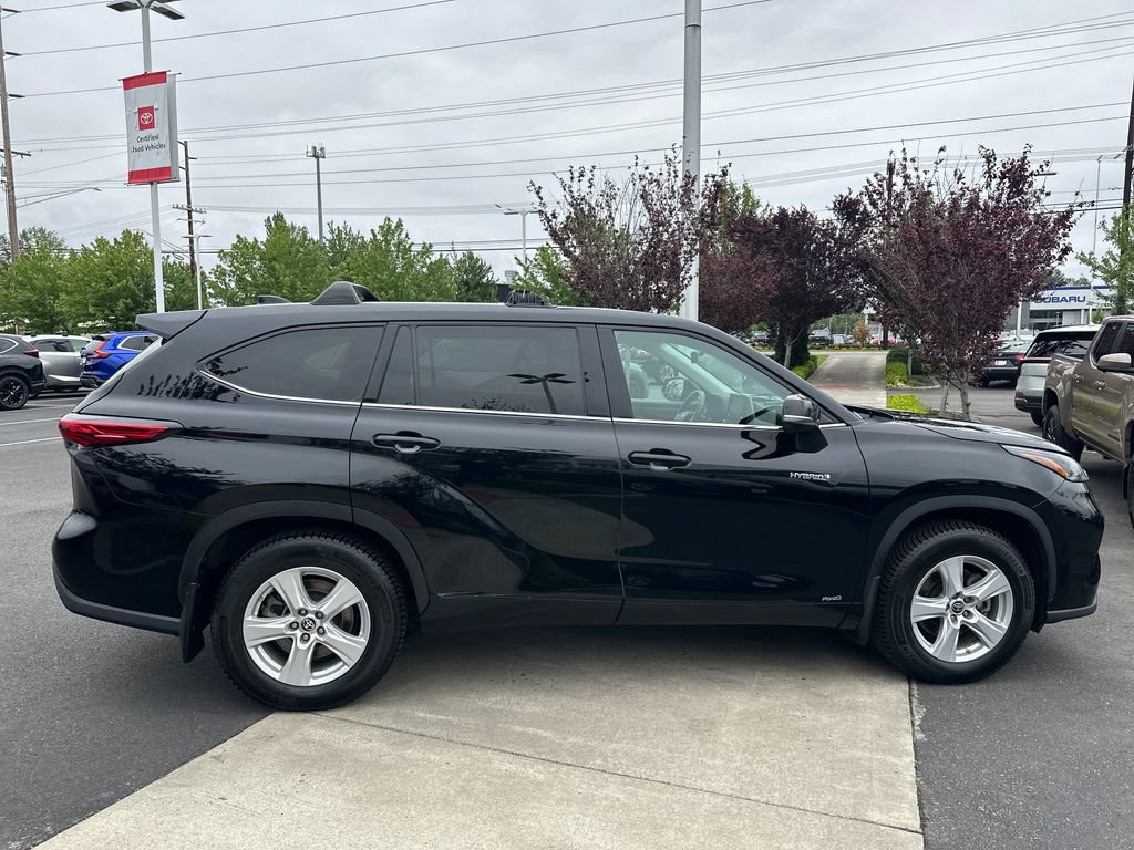Used 2021 Toyota Highlander LE AWD/4WD image 6