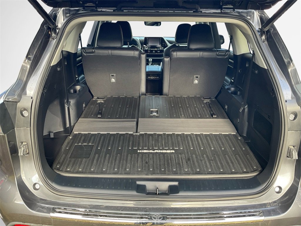 Used 2022 Toyota Highlander XLE image 23